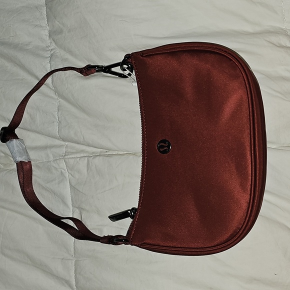 Lululemon Nwts City Essentials Mini Shoulder Bag!Rare,Sold Out ROCKWOOD,Gunmetal - Picture 3 of 11